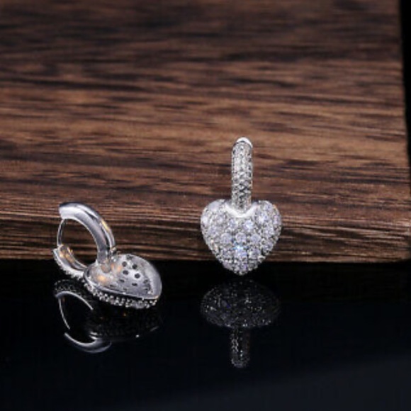 New Sterling silver Heart Earrings - Picture 5 of 8